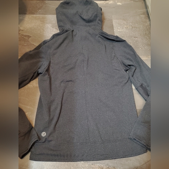 Lululemon heathered grey jacket. Red touch. Y2K. Men size M. - Picture 2 of 10